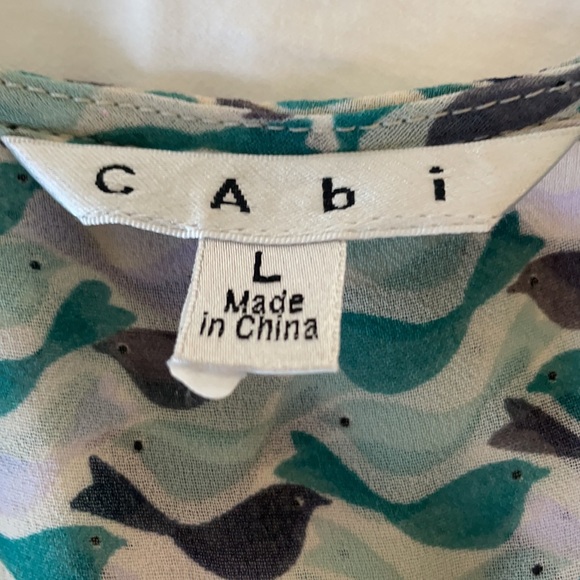 So cute! CAbi top. Women’s size L - Picture 4 of 7